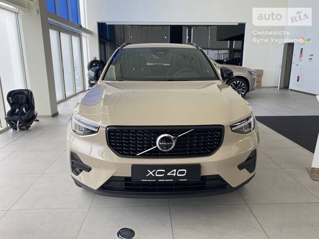Кросовер Volvo XC40 2026 в Львів