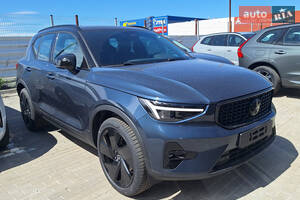 Volvo XC40 Ultra Black Edition