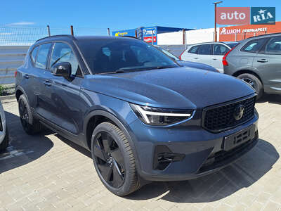Volvo XC40 2026 Ultra Black Edition
