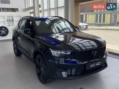 Volvo XC40 2026 Ultra Black Edition