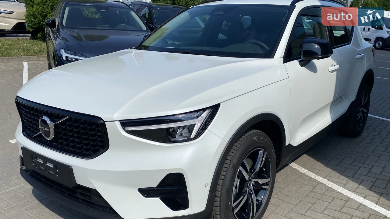 Volvo XC40 Plus Dark