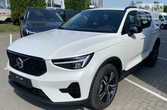 Volvo XC40 Plus Dark 2.0 MHEV DCT (197 к.с.) - фото 1