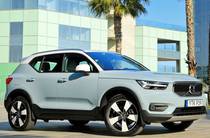 Volvo XC40 Momentum Pro