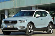 Volvo XC40 Momentum Pro