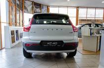 Volvo XC40 Momentum Pro