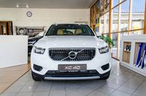 Volvo XC40 Momentum Pro