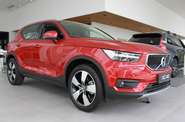 Volvo XC40 Momentum Pro