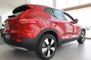 Volvo XC40 Momentum Pro