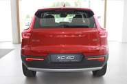 Volvo XC40 Momentum Pro