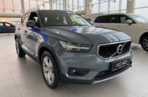 Volvo XC40 Momentum Pro