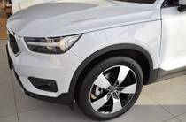 Volvo XC40 Momentum Pro