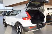 Volvo XC40 Momentum Pro