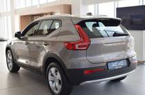 Volvo XC40 Momentum Pro