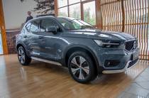 Volvo XC40 Momentum Pro