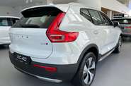 Volvo XC40 Momentum Pro