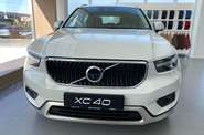 Volvo XC40 Momentum Pro