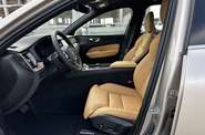 Volvo XC60 Recharge Ultra Bright
