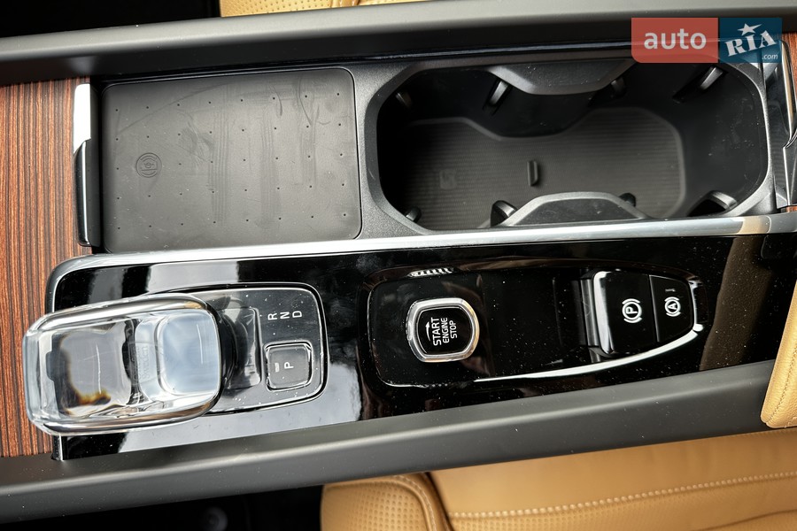 Volvo XC60 Recharge - фото 17