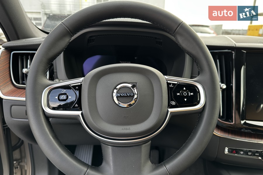 Volvo XC60 Recharge - фото 14