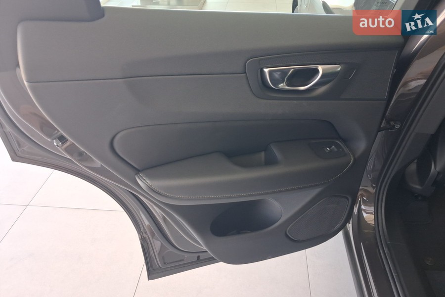Volvo XC60 Recharge - фото 16