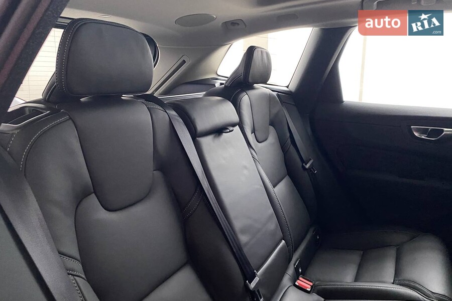 Volvo XC60 Recharge - фото 13