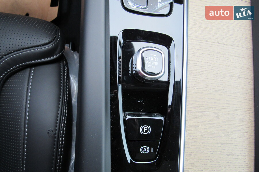 Volvo XC60 Recharge - фото 15