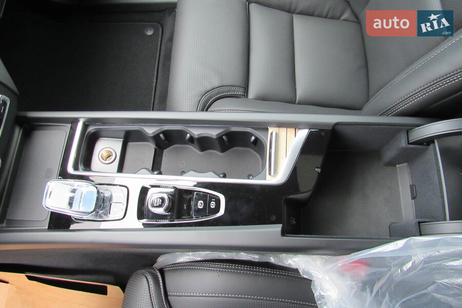 Volvo XC60 Recharge - фото 21