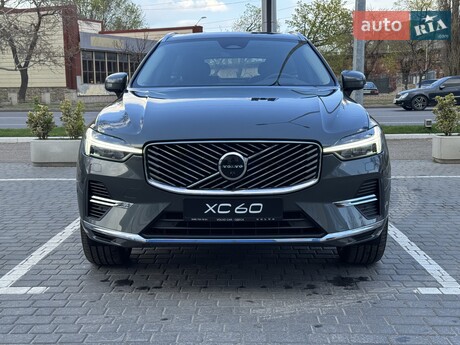 Volvo XC60 Recharge 2025