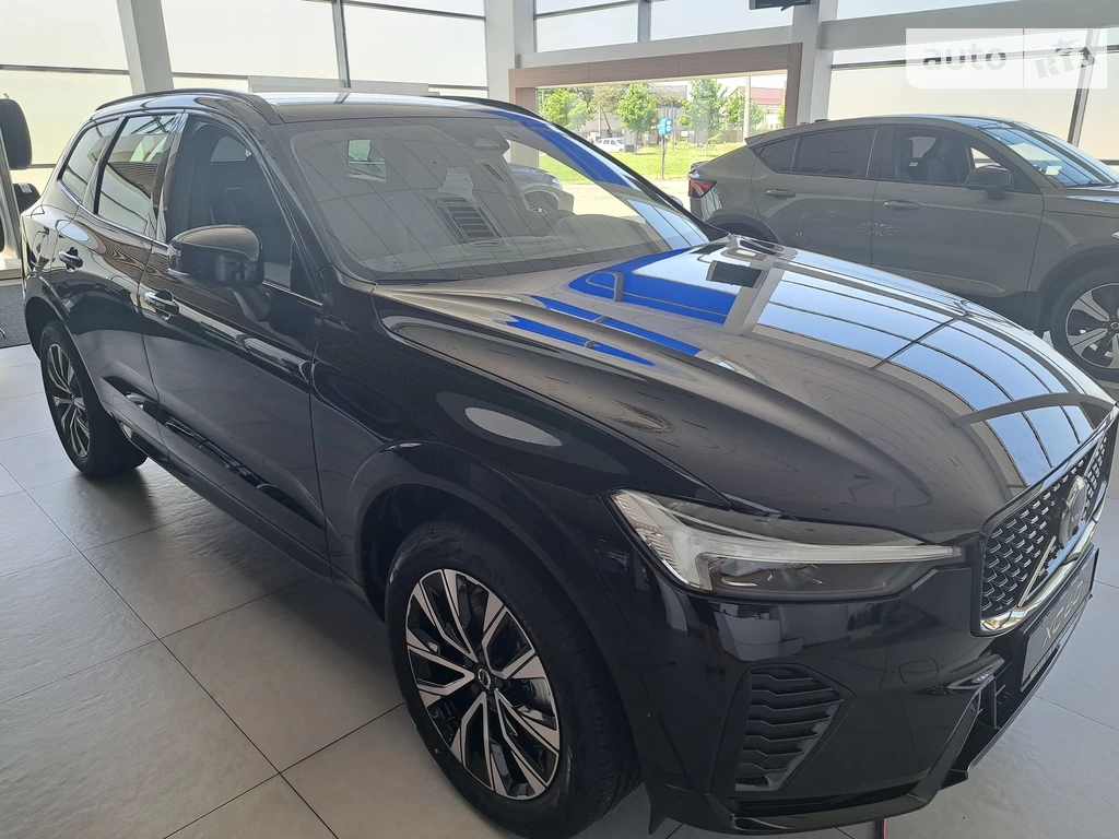 Volvo XC60 Plus Dark