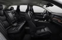 Volvo XC60 Plus Dark