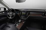 Volvo XC60 Plus Dark