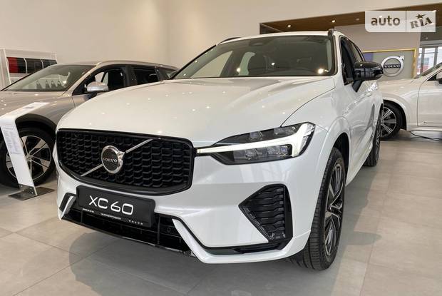 Volvo XC60 Plus Dark