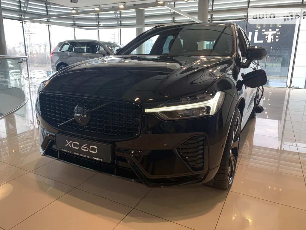 Volvo XC60 Plus Dark