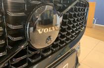 Volvo XC60 Plus Dark