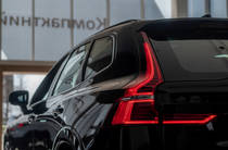 Volvo XC60 Plus Dark