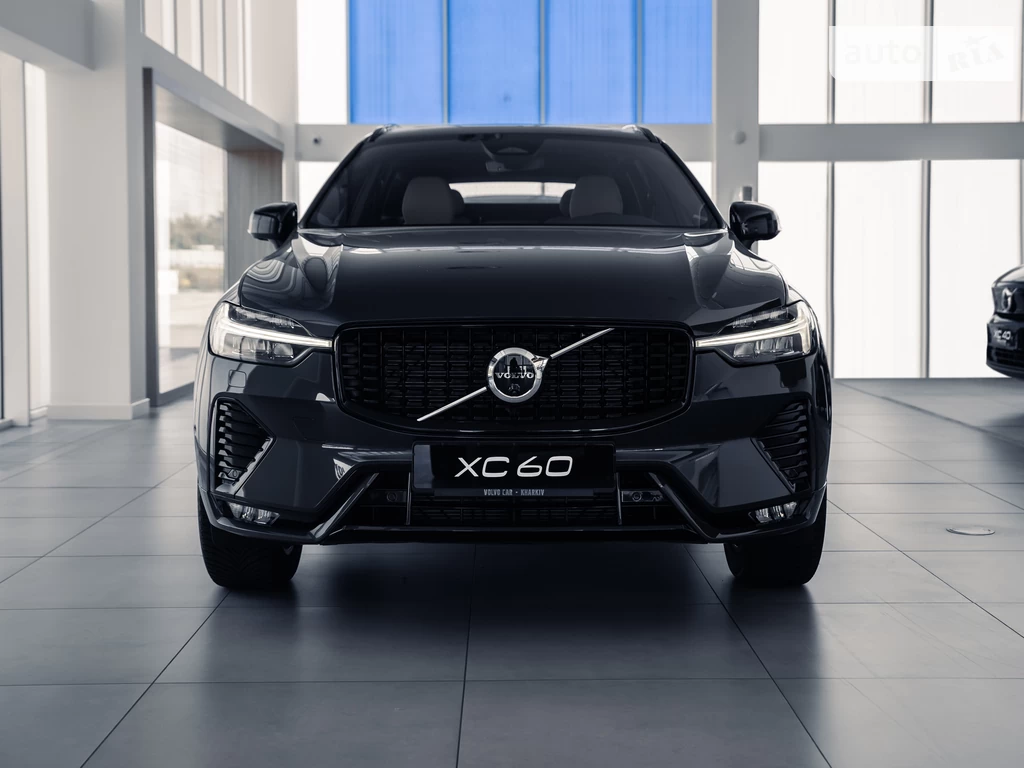 Volvo XC60 Plus Dark