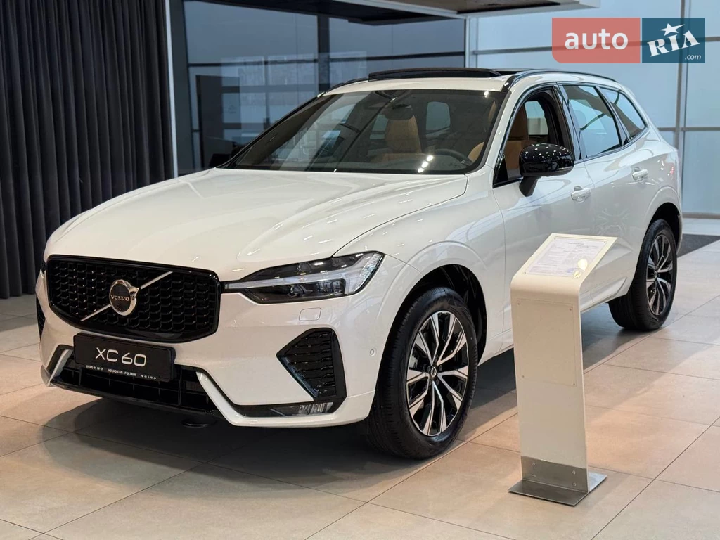 Volvo XC60 Plus Dark