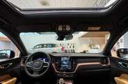 Volvo XC60 Plus Dark