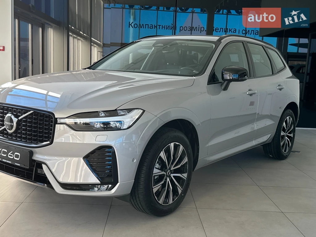 Volvo XC60 Plus Dark