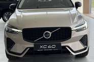 Volvo XC60 Plus Dark