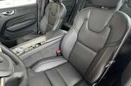 Volvo XC60 Plus Dark