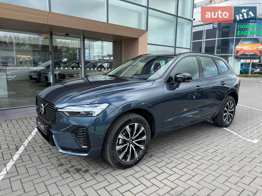 Volvo XC60 Plus Dark