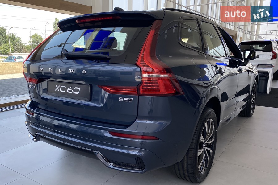 Volvo XC60 - фото 6