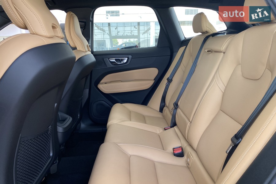 Volvo XC60 - фото 18