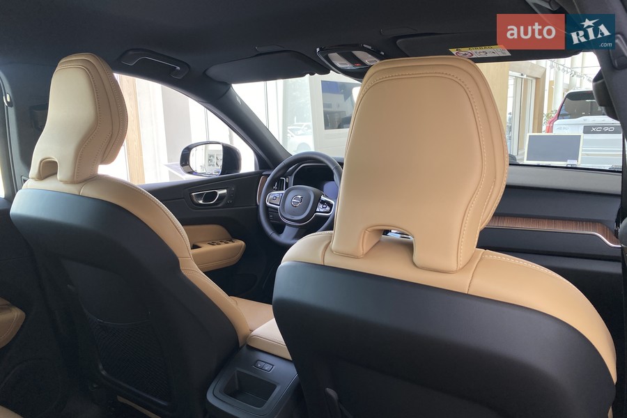 Volvo XC60 - фото 16