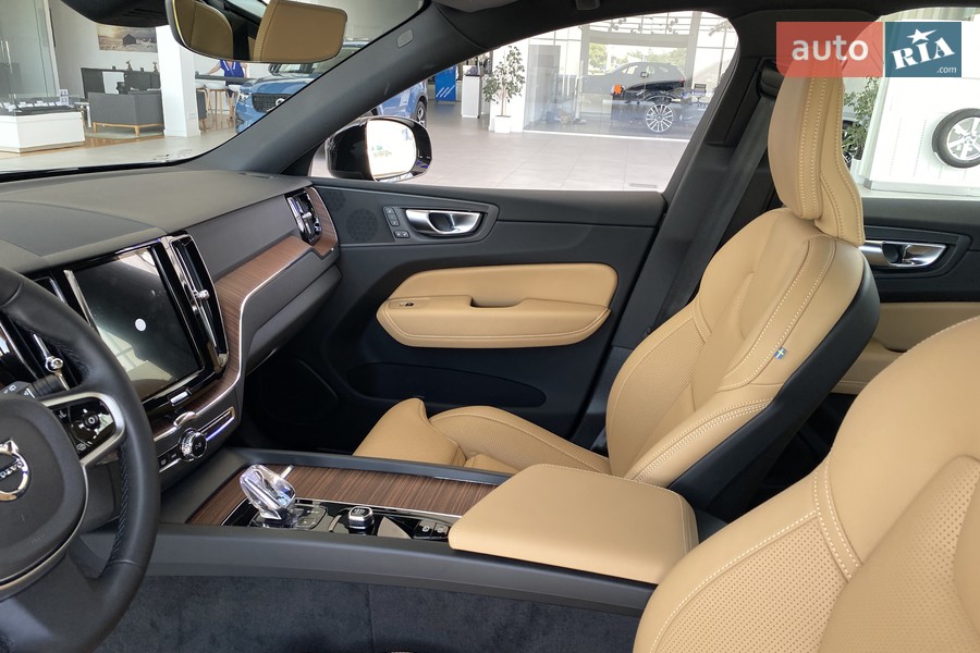 Volvo XC60 - фото 21