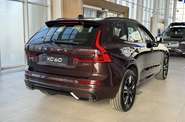 Volvo XC60 Plus Dark