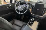 Volvo XC60 Plus Dark