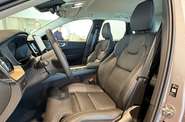 Volvo XC60 Plus Dark