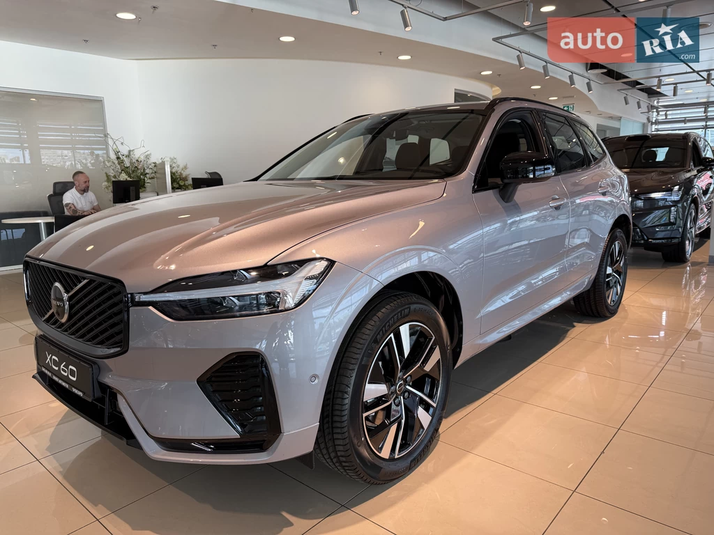 Volvo XC60 Plus Dark